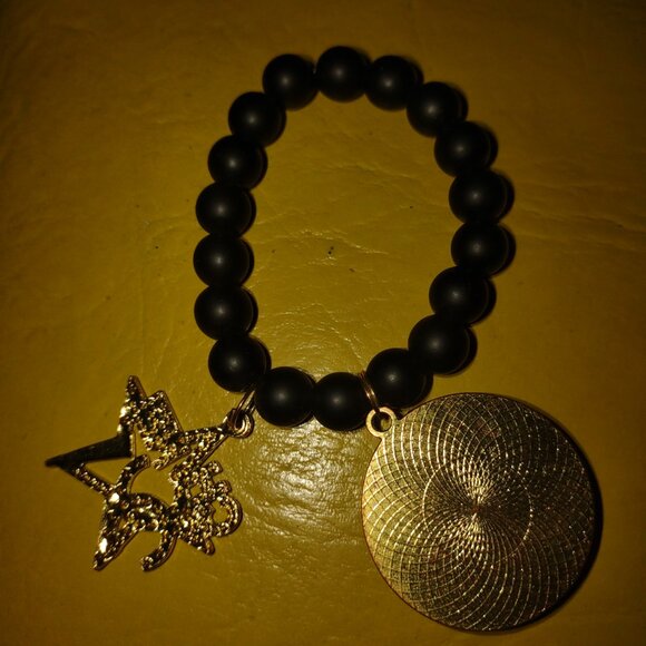 Fashion Bracelet - Picture 2 of 3